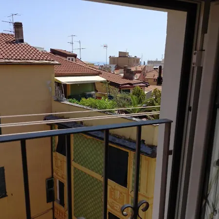 La Soffitta Vicino Al Mare Appartamento Varazze